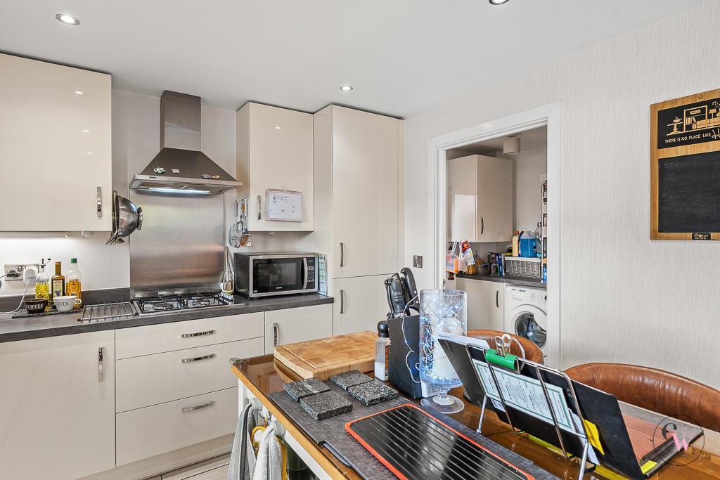 House in Middlewich, Oak Meadow, Cheshire East - More