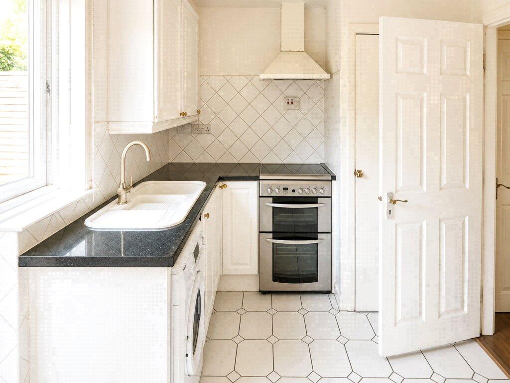 House in Edgware, Canons Park, Stanmore - More