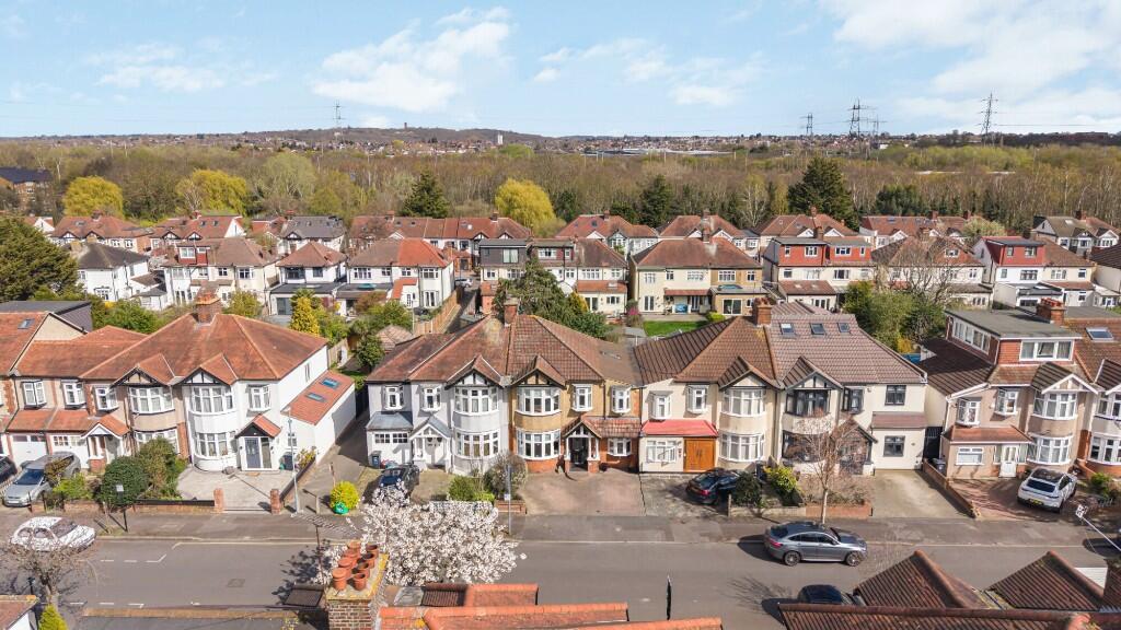 Main image of property: Cadogan Gardens, London, E18