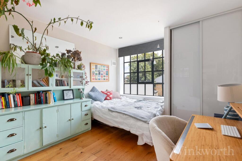 Apartment in London - View 5