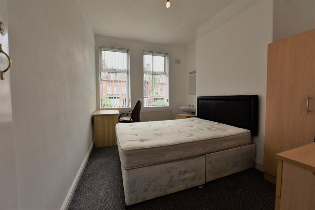 6 bedroom house for rent