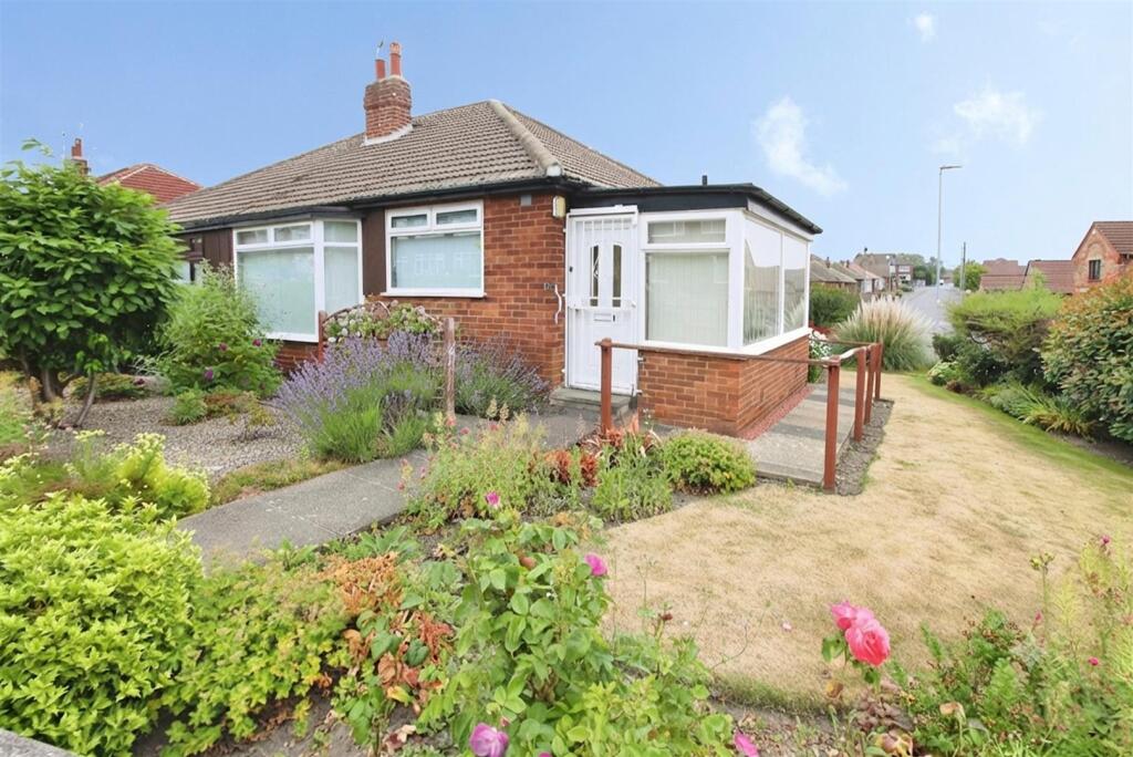 Main image of property: Field End Crescent, Halton Leeds