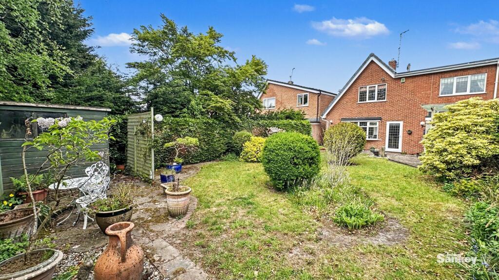 Oakwood Drive, Ravenshead, NG15 photo 4