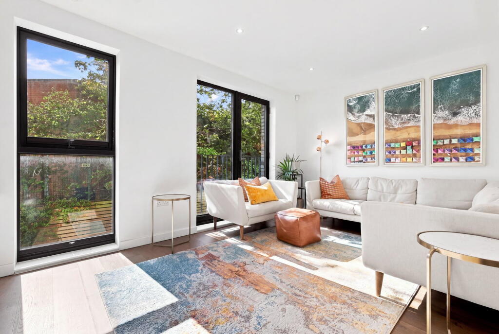 House in London - View 5