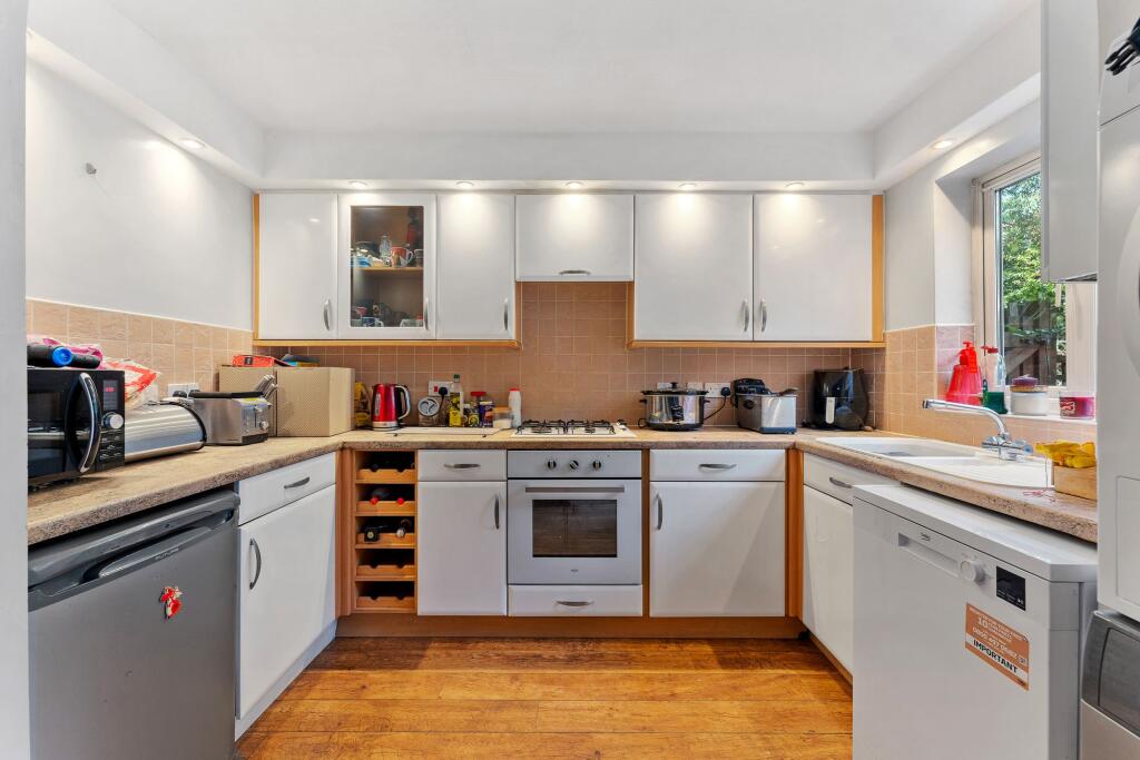 Maplewood Close, Widnes, WA8 photo 3