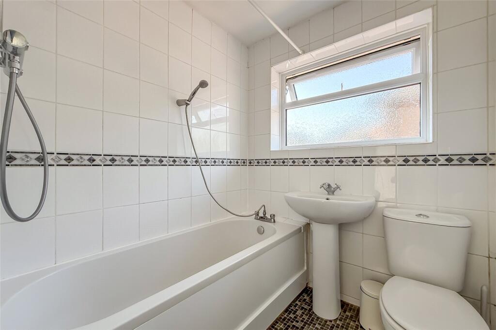 Additional image 10 of Springfield Crescent, Harpenden, Hertfordshire, AL5