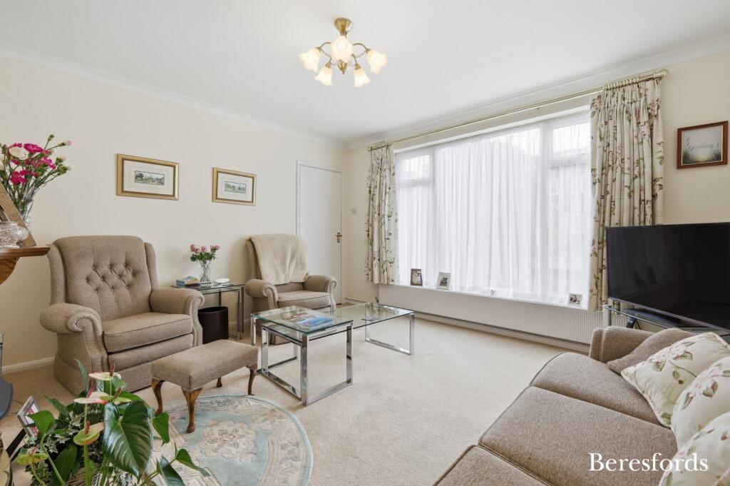 Walton Gardens, Hutton, CM13 photo 2