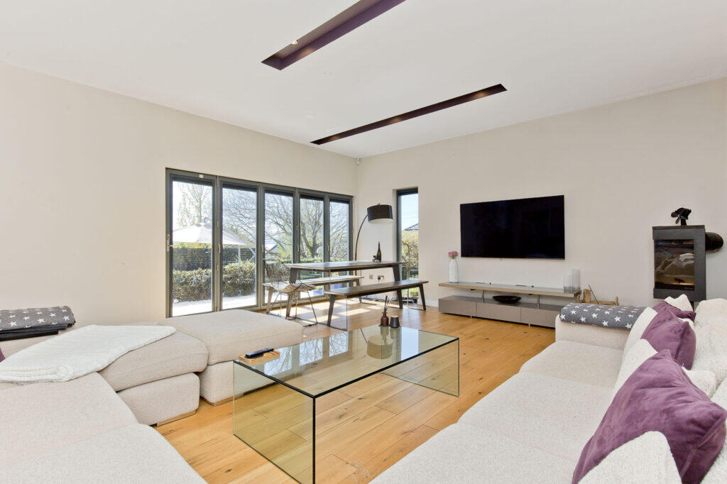 House in Edinburgh, Corstorphine - View 2