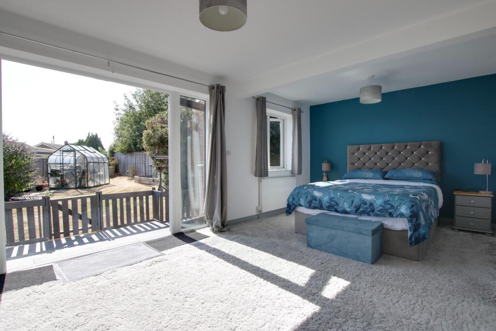 House in Fareham, Heathfield - More