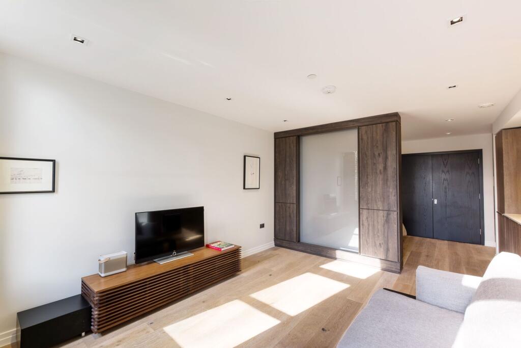 Studio flat for rent