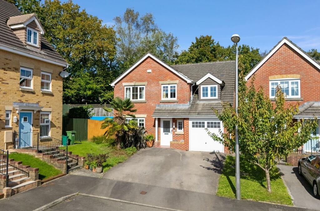 House in Llantwit Fardre, St David's Manor Estate - View 3