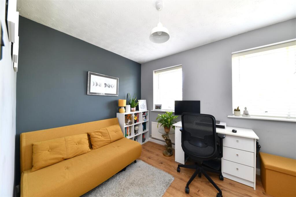 House in Stevenage, Hertfordshire - More