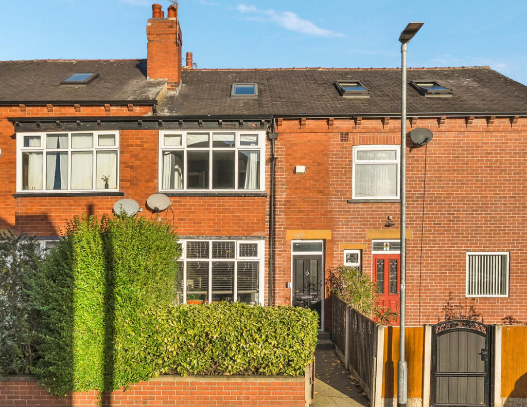4-bed terraced on Chandos Place, Gledhow, Leeds, £330,000