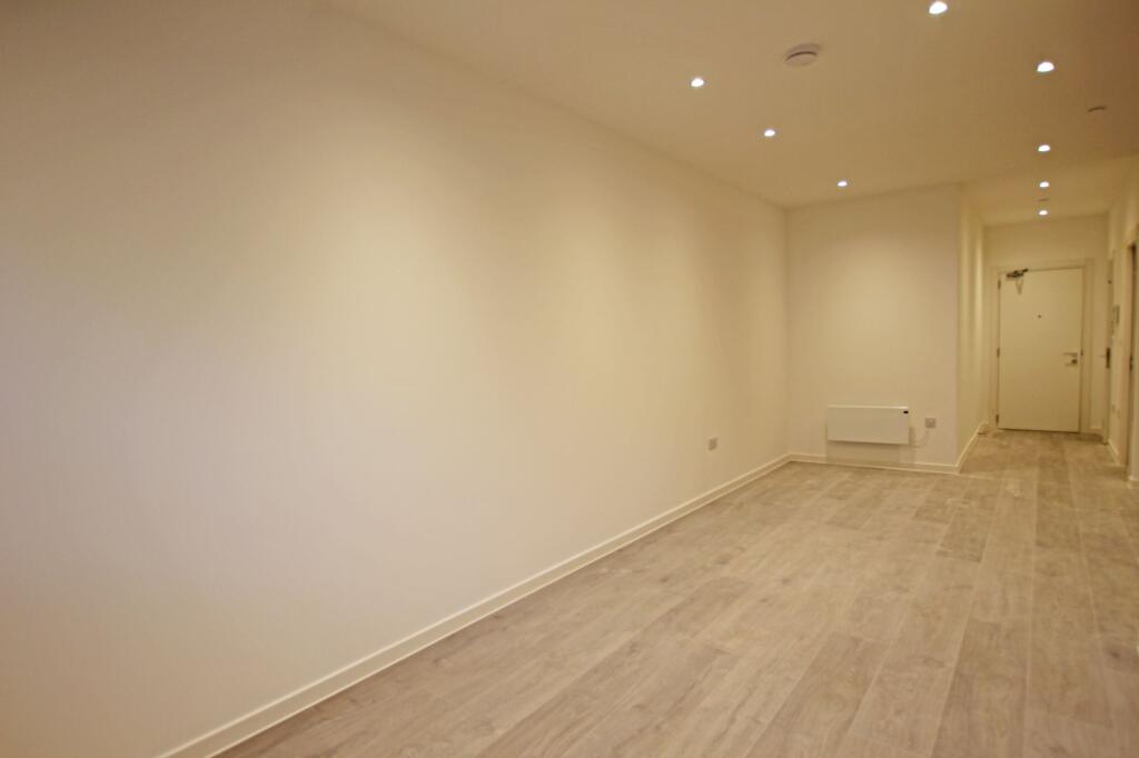 Apartment in Milton Keynes, Central Milton Keynes - More