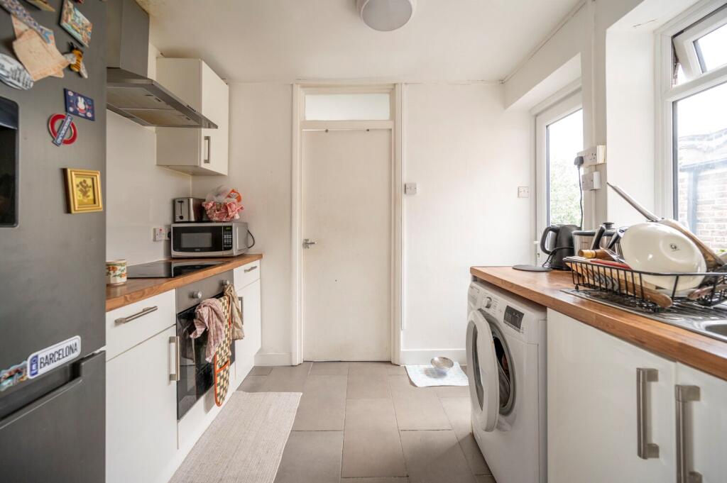 House in London, Forest Gate - More