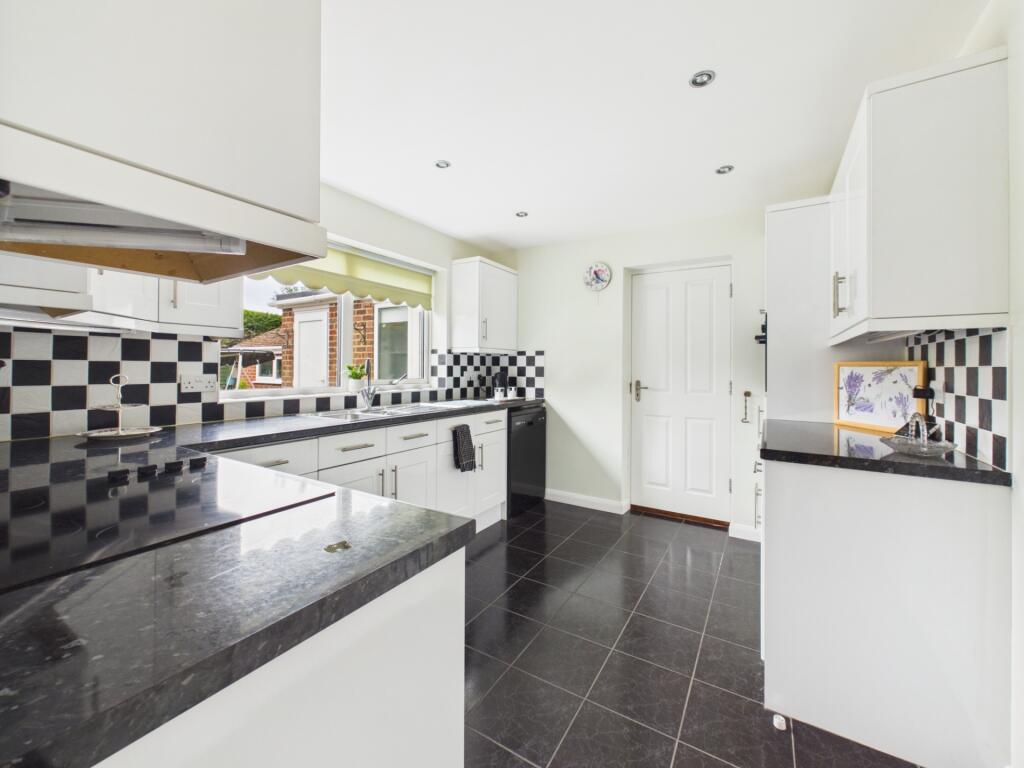 House in Haywards Heath, Balcombe - View 5