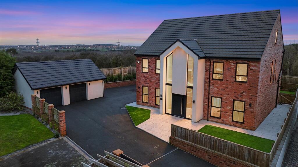 5-bed detached on Dunelm Stables, Thornley, Durham, £565,000