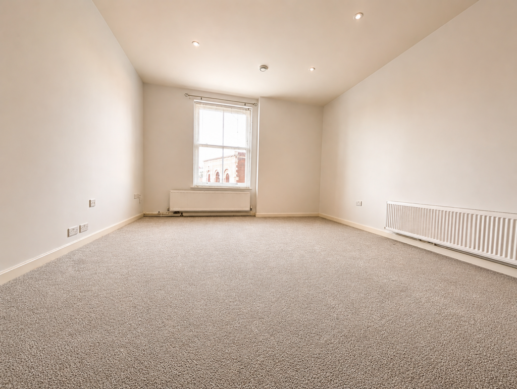 Apartment in Kettering, North Northamptonshire - View 2