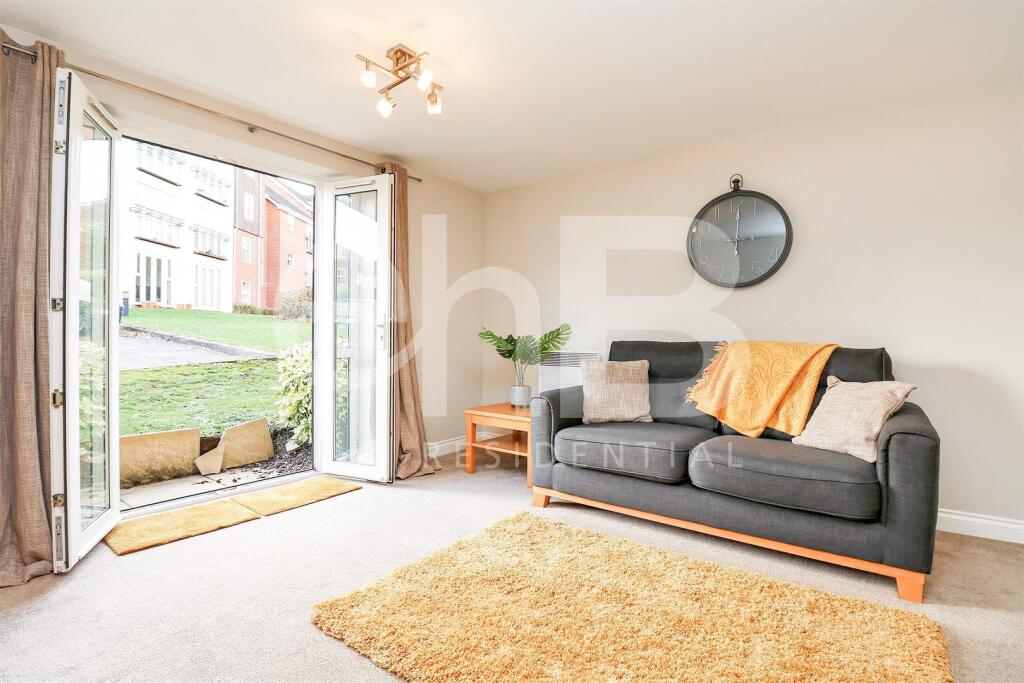 Apartment in Coventry - More