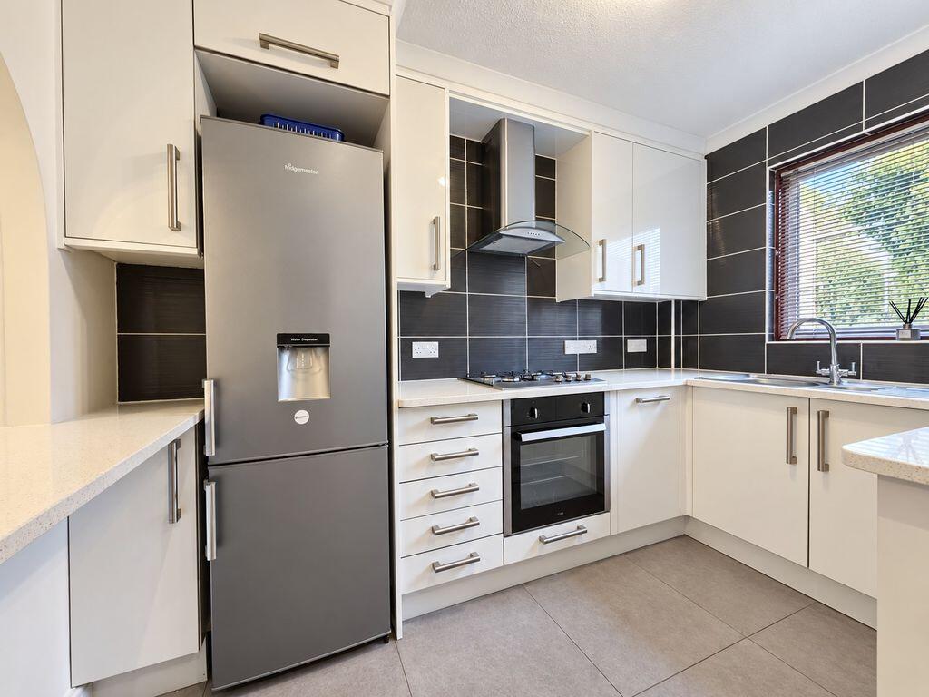 Walkham Close, High Wycombe photo 2