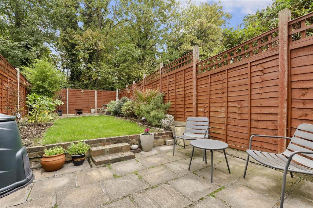 Apartment in London, Stroud Green - View 2