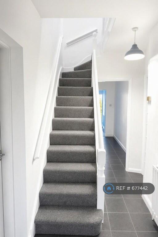 House in Enfield - View 4