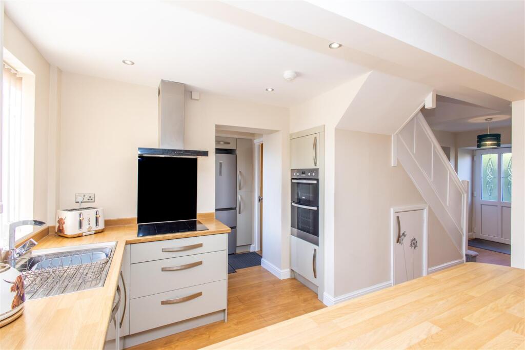 Lynwood Crescent, Woodlesford, Leeds photo 4