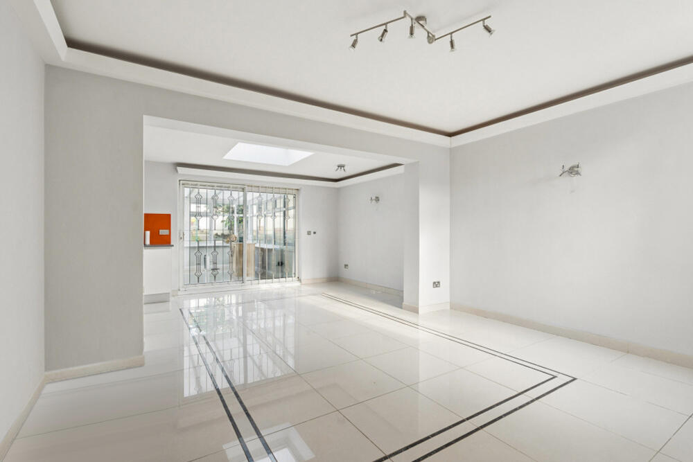 House in London - View 4