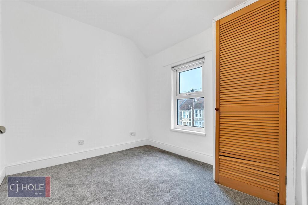 5 bedroom terraced house for rent