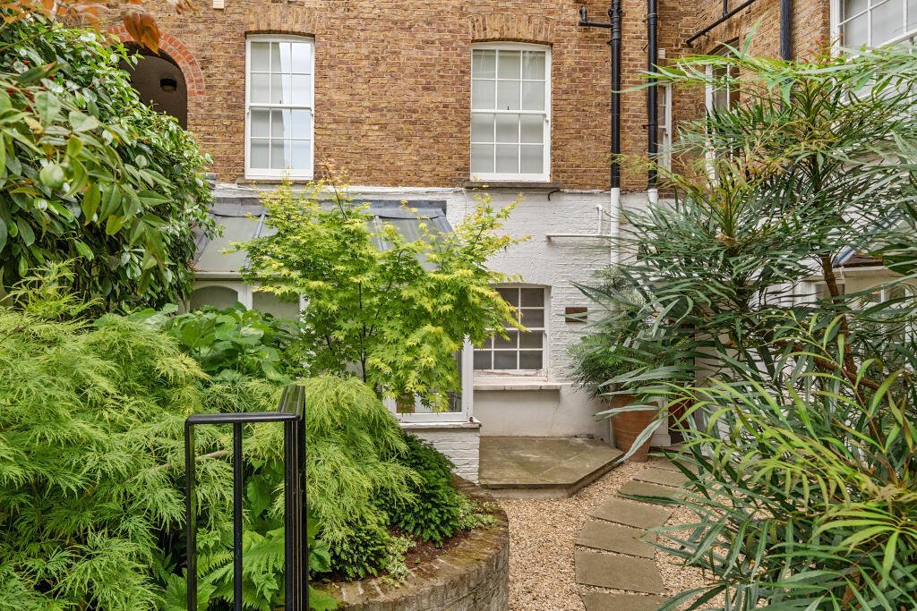 Apartment in London - View 5