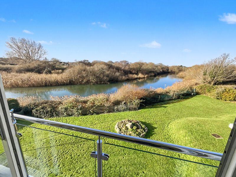 2-bed flat on Christchurch, £420,000