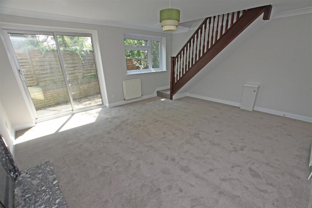 Cherries Drive, Bournemouth photo 3