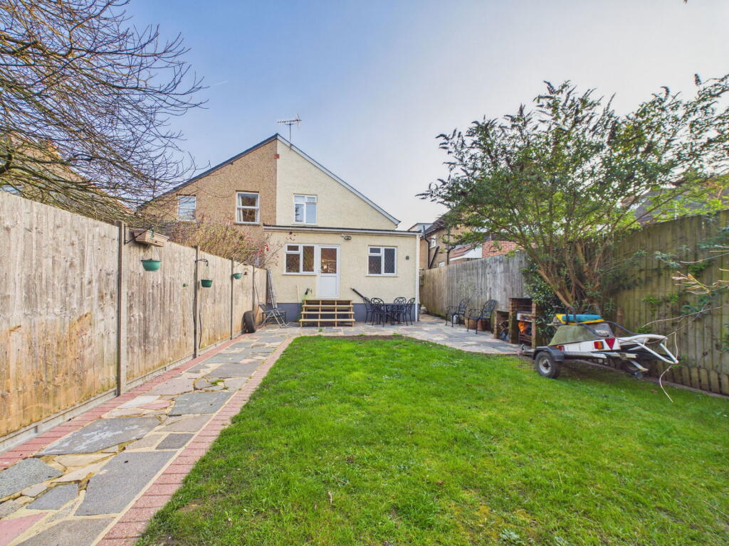 Blackamoor Lane, Maidenhead, SL6 photo 4