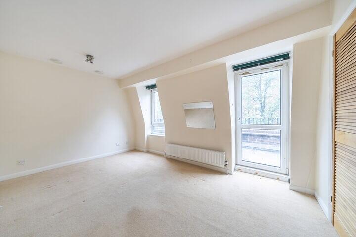 House in London - More