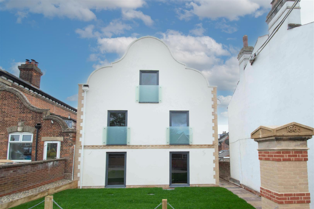 1-bed flat on Station Road, Haverhill, £178,000