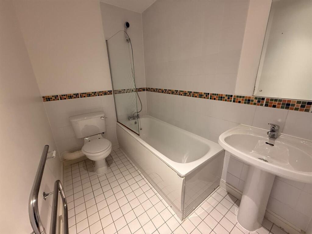 Apartment in Manchester - More