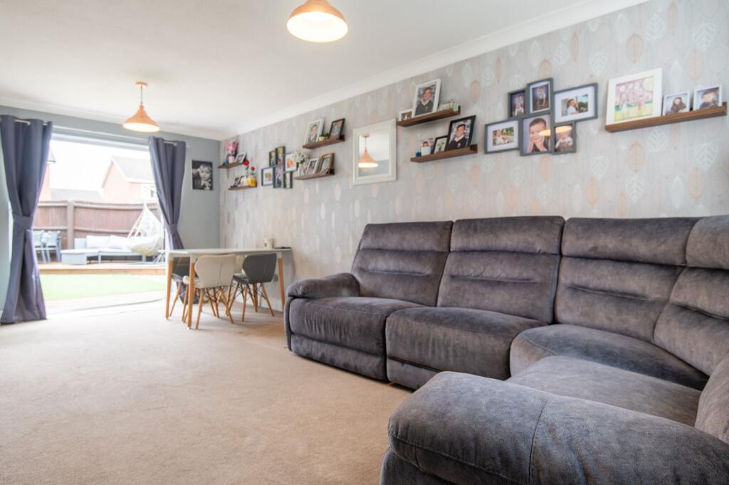 Naseby Close, Wellingborough, NN8 - View 2
