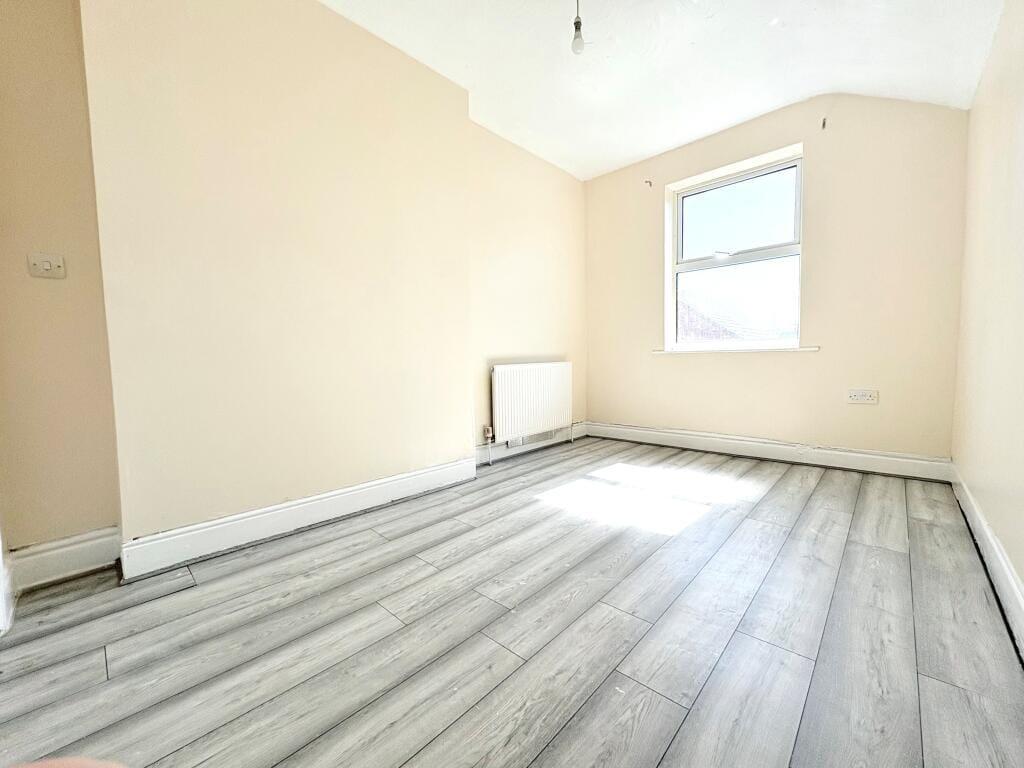 House in Kettering, Avondale - View 5