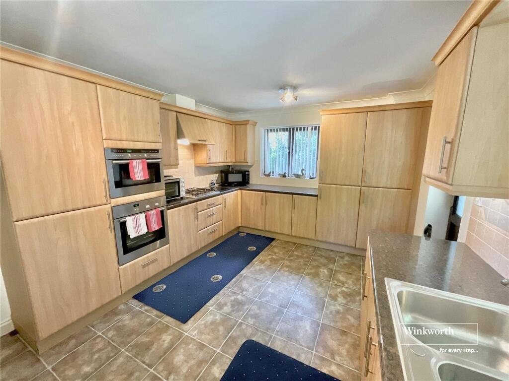 Rothesay Drive, Highcliffe, Christchurch, Dorset, BH23 photo 4