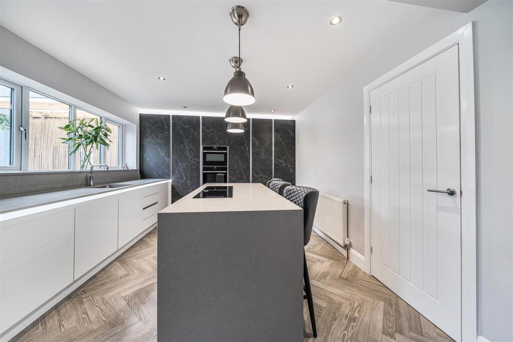 Stourton Close, Knowle photo 5
