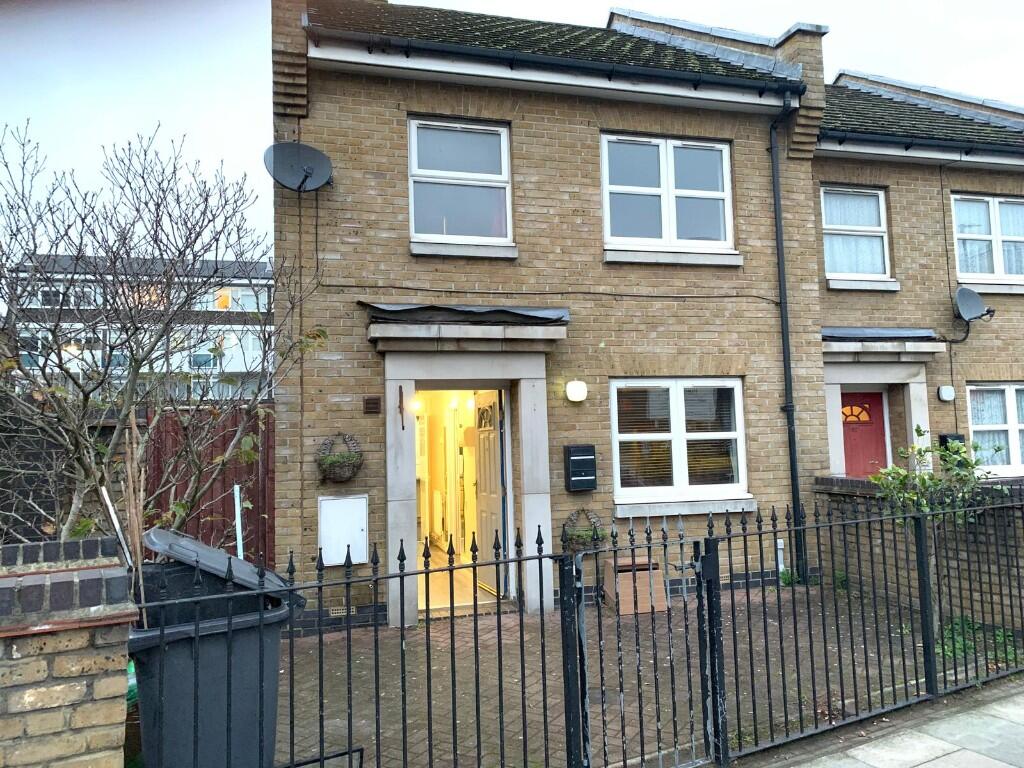 Main image of property: Thomas Road, London, E14