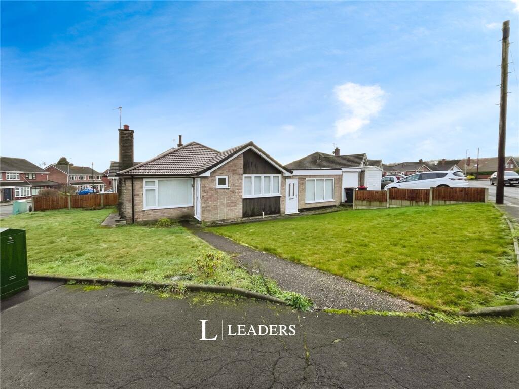 2-bed house on Derwent Drive, Hucknall, Nottingham, £235,000