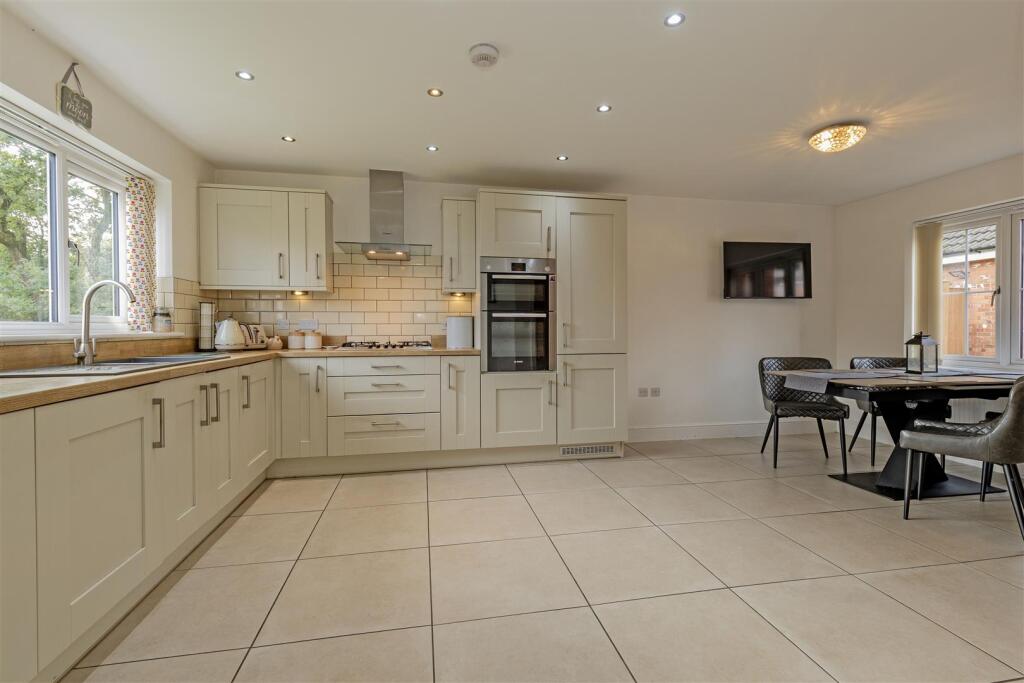 House in North East Derbyshire, Wingerworth - View 2
