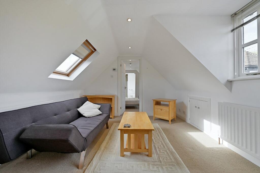 Apartment in Slough - View 4