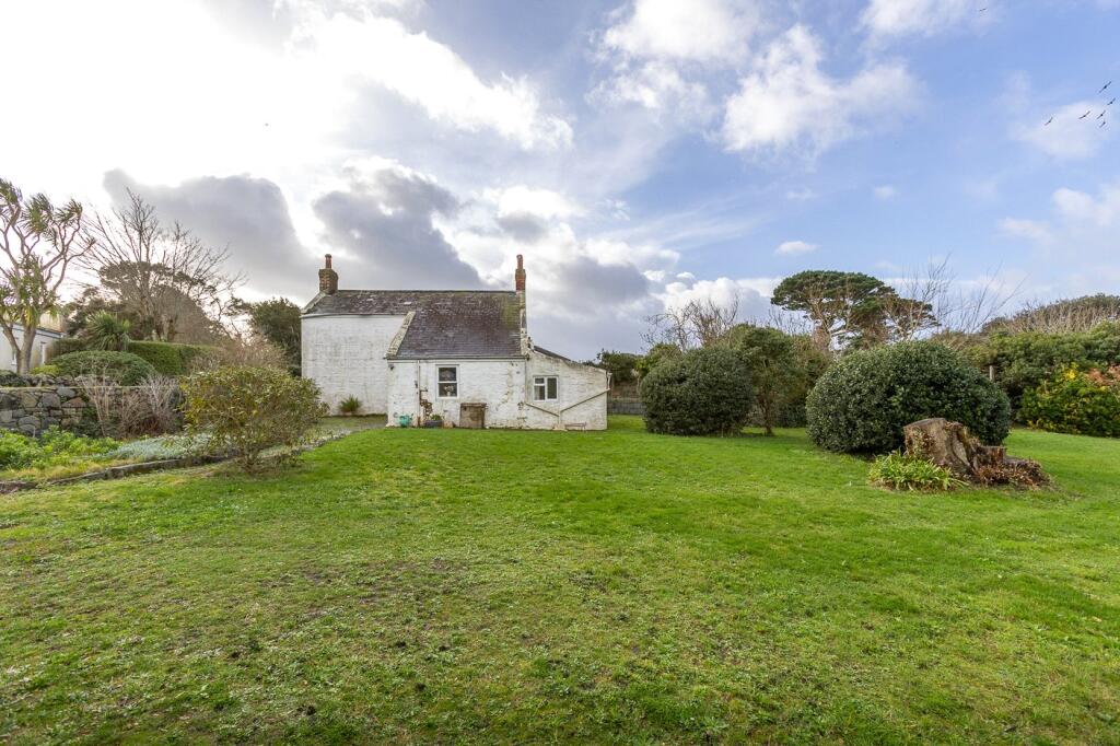 Main image of property: La Chaumiere, Rue Des Hougue Peres, Vale, GY3