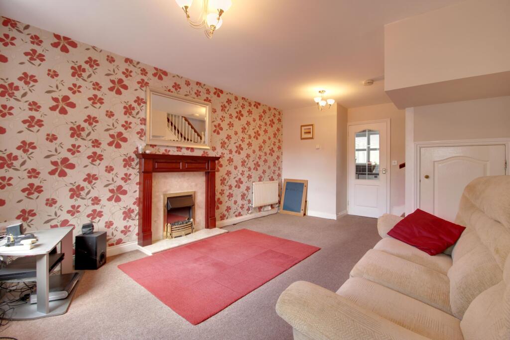 Chatsworth Road, Abbey Meads, SN25 photo 2