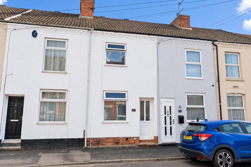 3-bed terraced on Bond Street, Rugby, £175,000