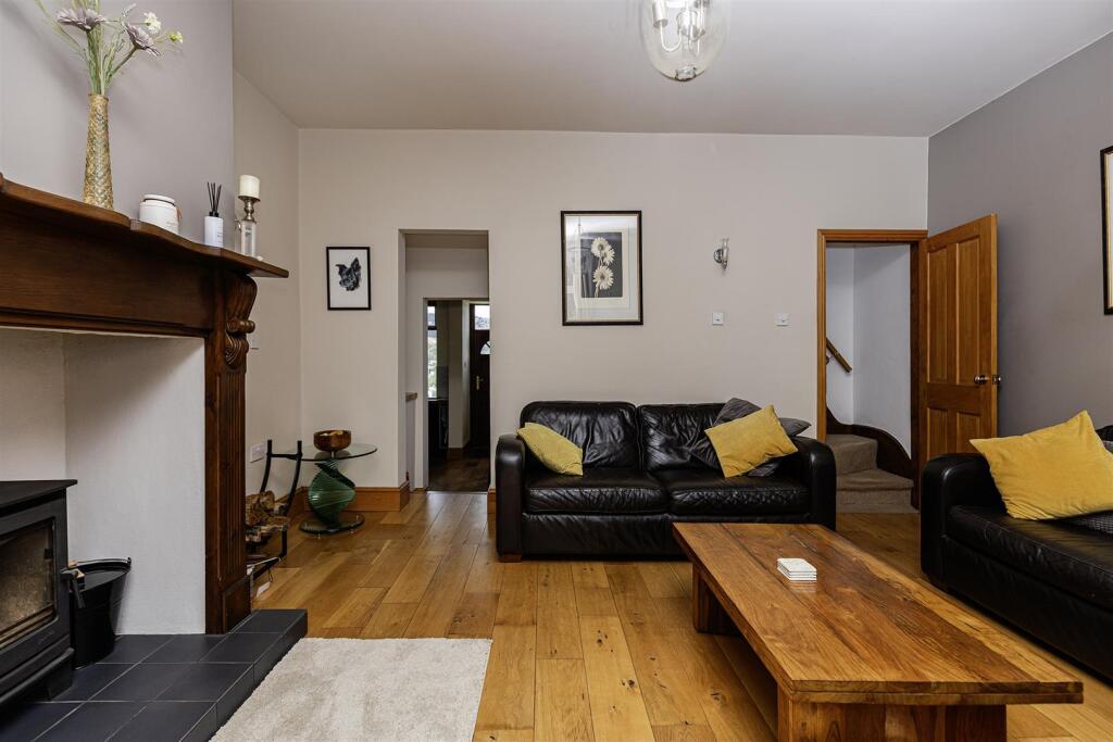 House in Halifax - View 2