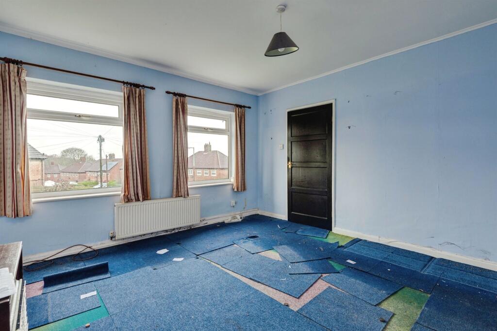 Weaver Crescent, Frodsham – další