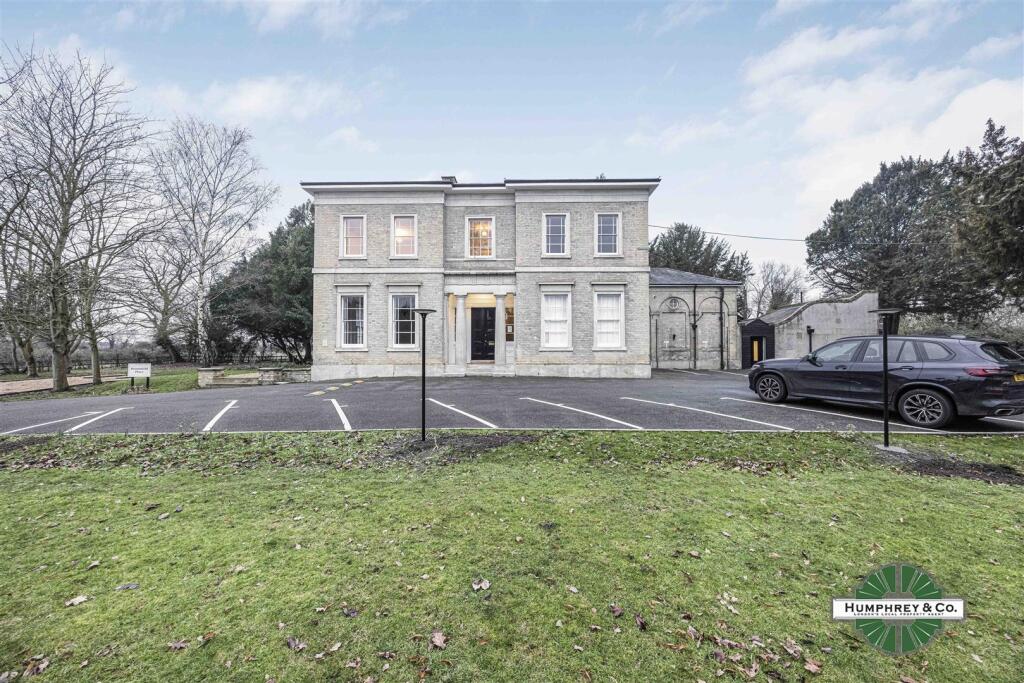 Main image of property: 189 Main Road, Broomfield Place, Chelmsford